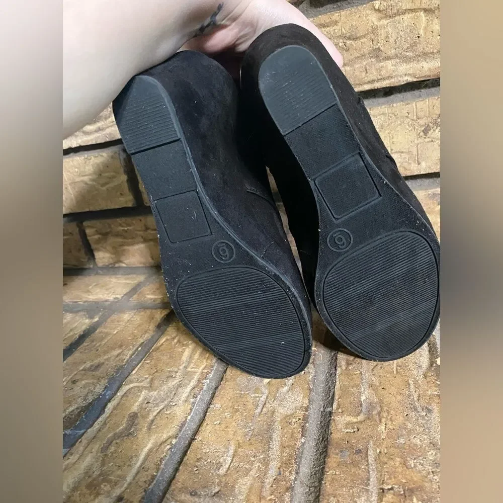 ‎Black wedges